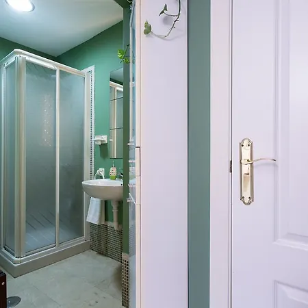 Mint Urban Suites Contemporary Apartment Seville